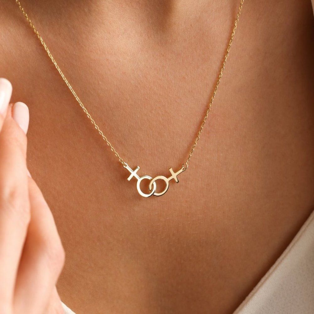 Sideways Interlocking Venus Symbol Necklace in Gold